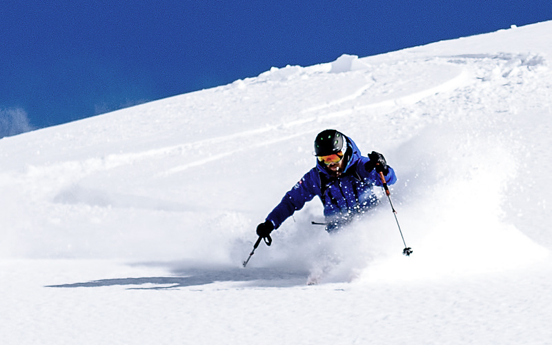 Piste vs. off-piste skiing
